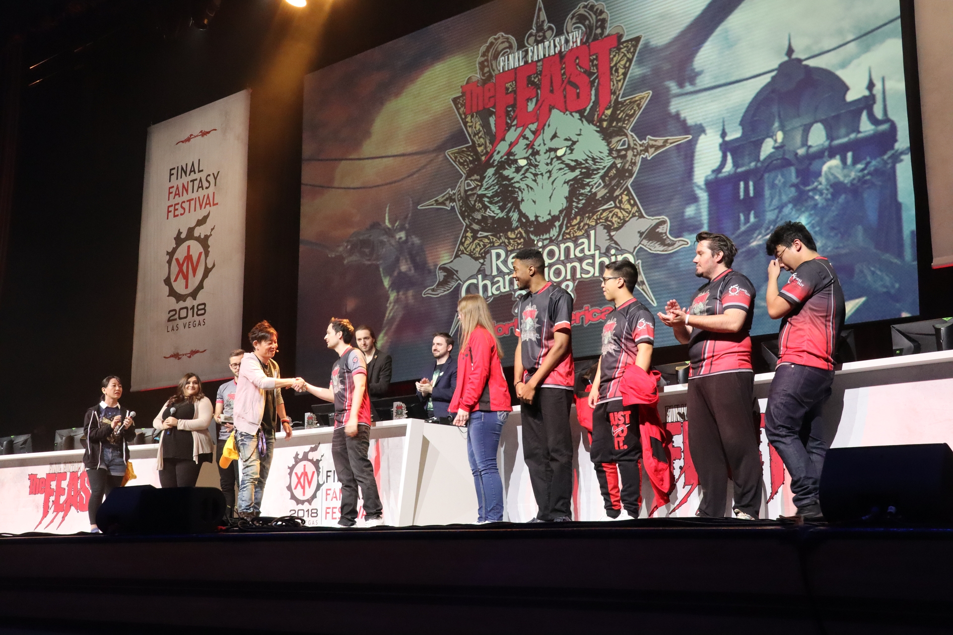 AMPとSynergyが決勝を争い、Synergyが勝利の栄冠を手にした