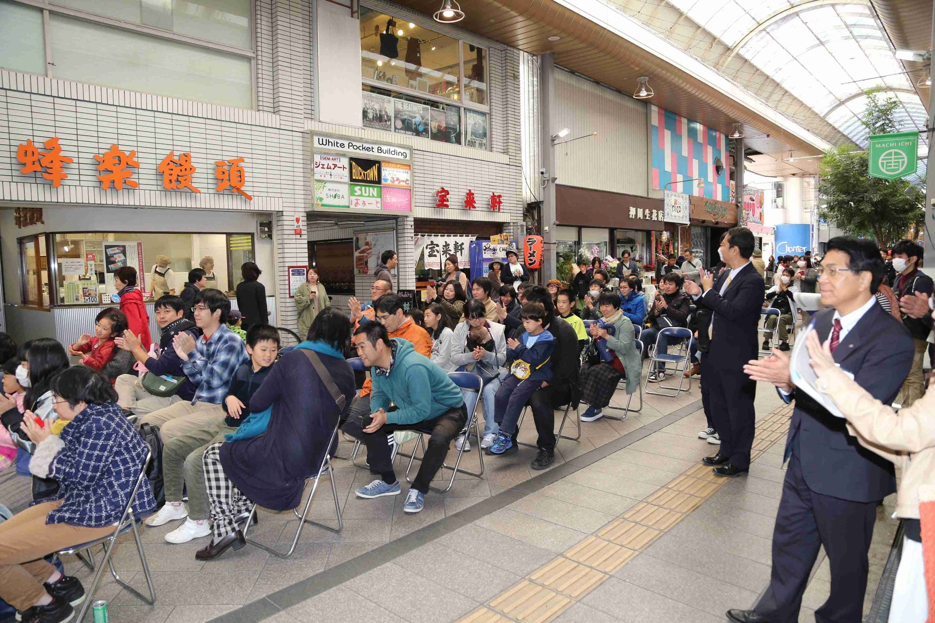 ステージイベントの観客席