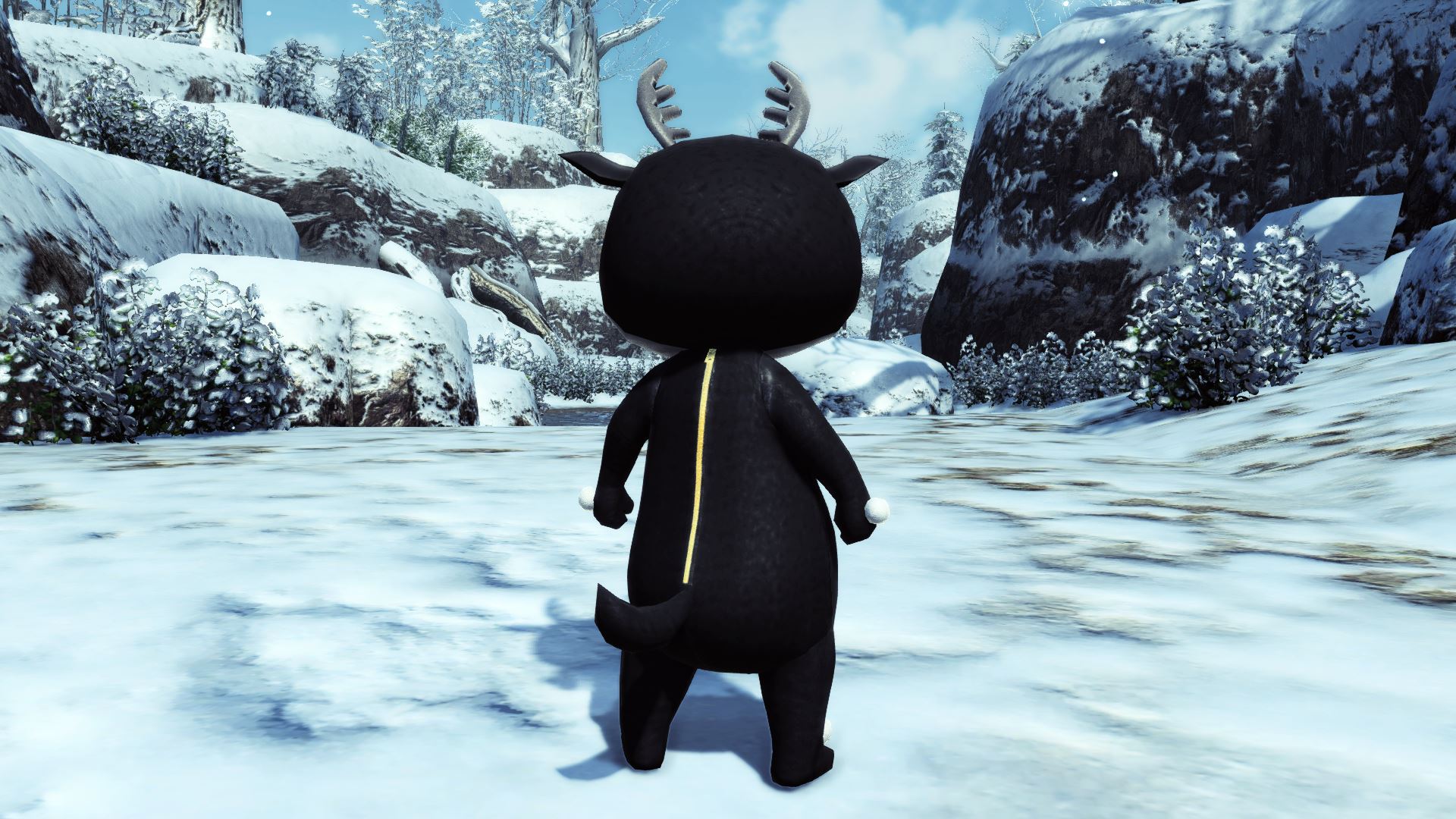 真っ赤なお鼻よりもおなかの出べそがカワイイと評判のトナカイ着ぐるみ。いつもみんなの人気者