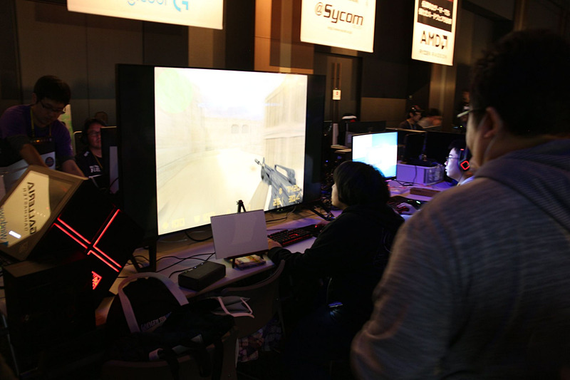 ビッグモニターでゲームを遊ぶコミュニティ