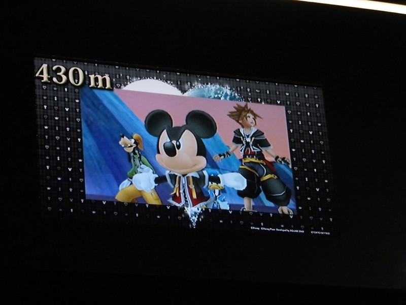 天望デッキ～天望回廊の上昇時、エレベーター内の映像も特別仕様になっている