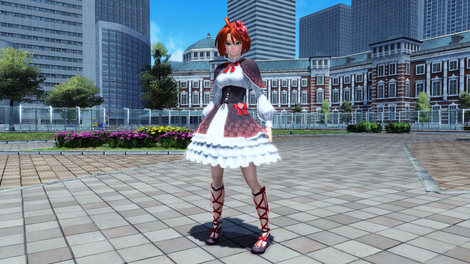 もっと欲張りたいレディのための一着。ふんわりフリルも、大輪の薔薇も遠慮なく盛って、甘い季節の主役に！