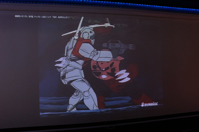 リクエスト後、店内にて映像が順番に再生。アクセス時にニックネームを入力しておくとタイトルに表示される