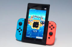 手元でバッチリ縦画面！ Nintendo Switch用の縦画面アタッチメント