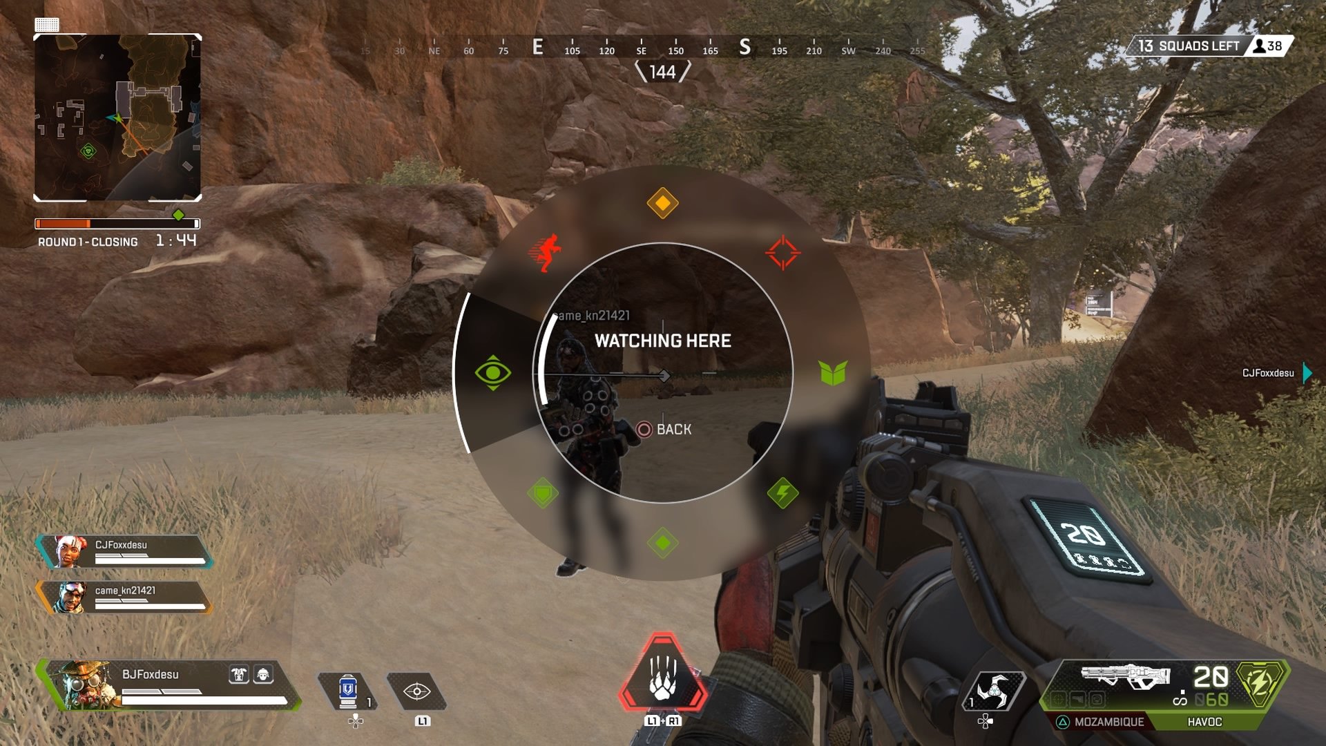 「こっちへ行こう」、「良いアイテムあるぜ」などシームレスかつ無言で指示を出せる、便利なシステムだ