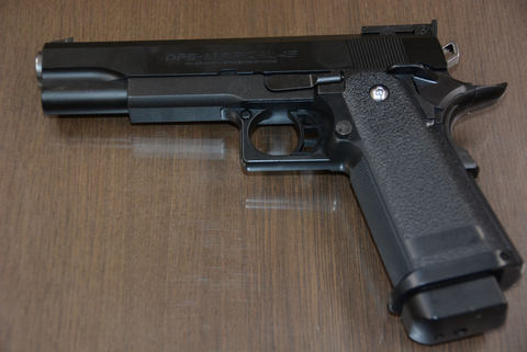 サバゲー ハンドガン 飛び込み 東京マルイOPS-M.R.P CAR.45など
