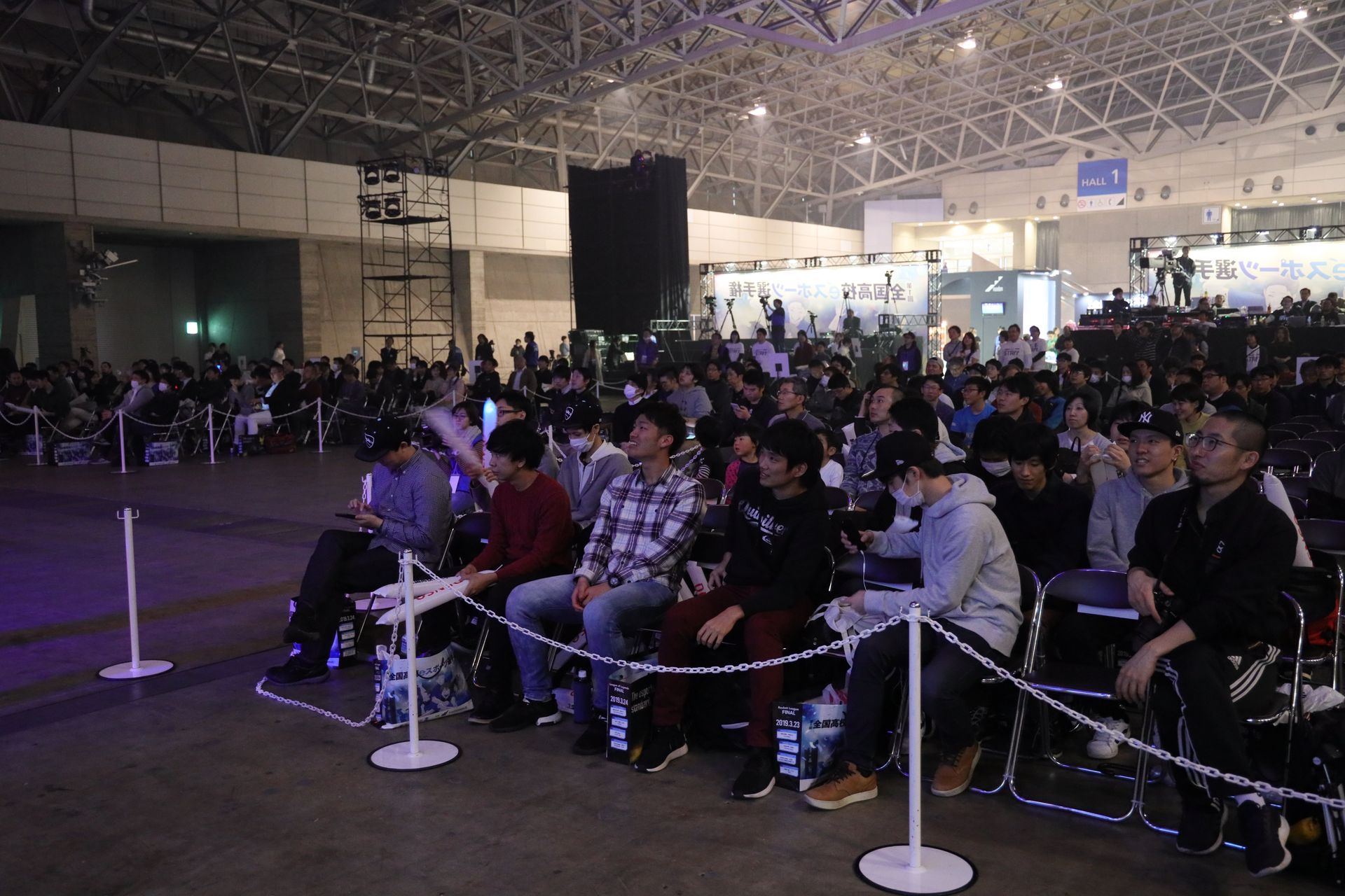 ほぼ埋まった客席