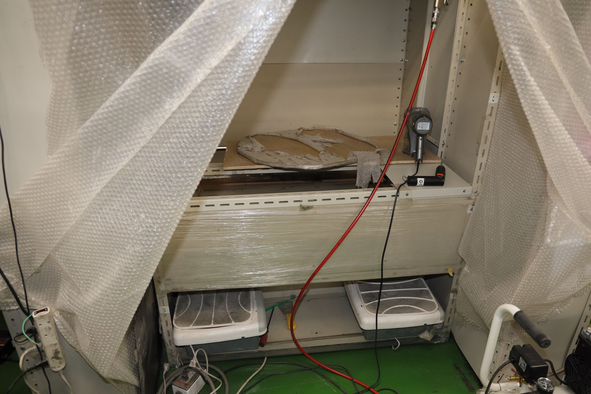 高橋氏が自作したというPCに付着した埃を吹き飛ばすクリーンブーム