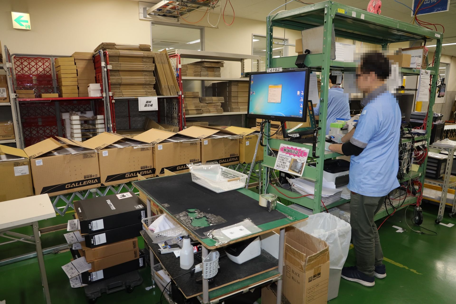 1台1台、オーダーした顧客の元へ発送していく