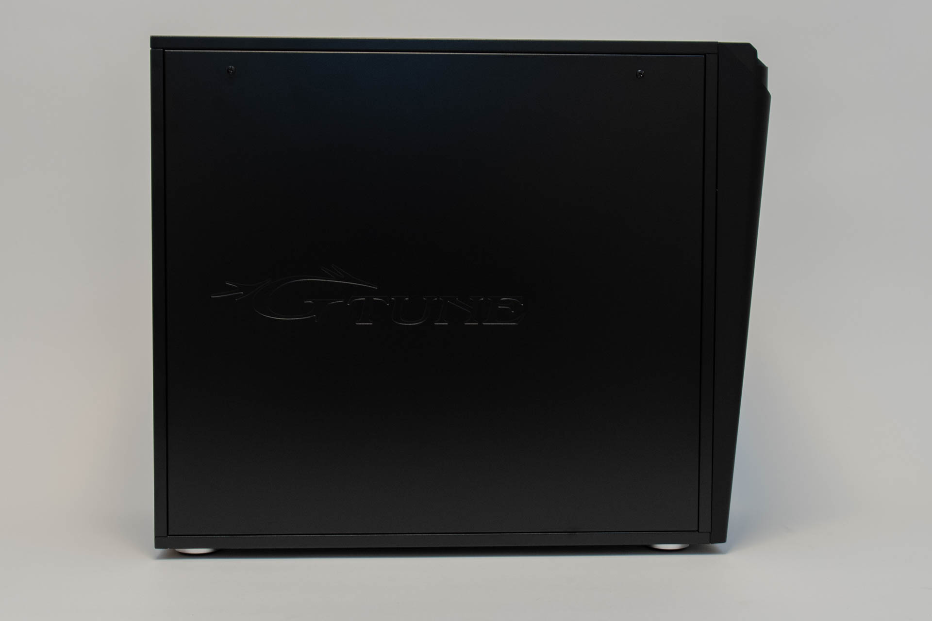 好みによるが全体のデザインは統一感があり非常にスマートに仕上がっている