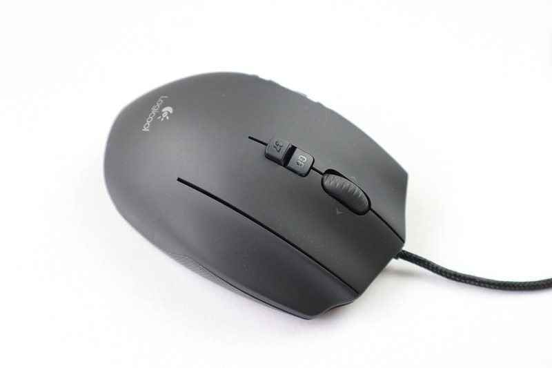 右サイドにはGシフトボタンがある