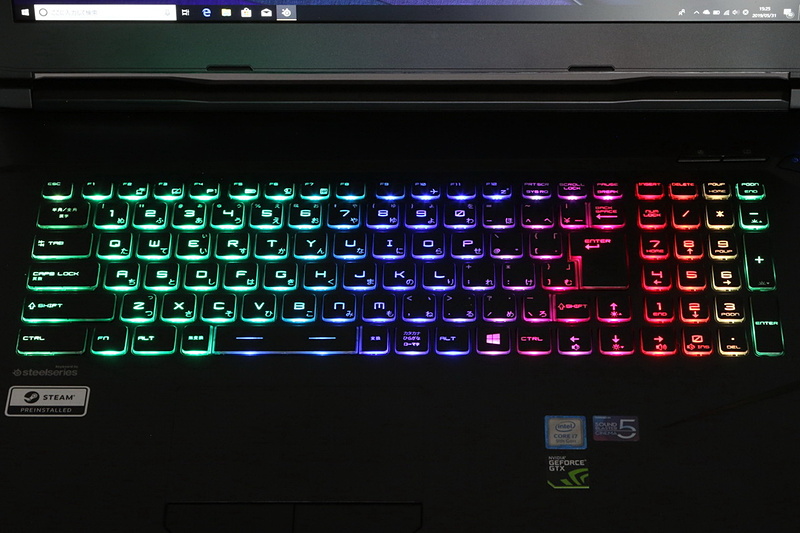 SteelSeries製のキーボードはフルカラー発色が可能