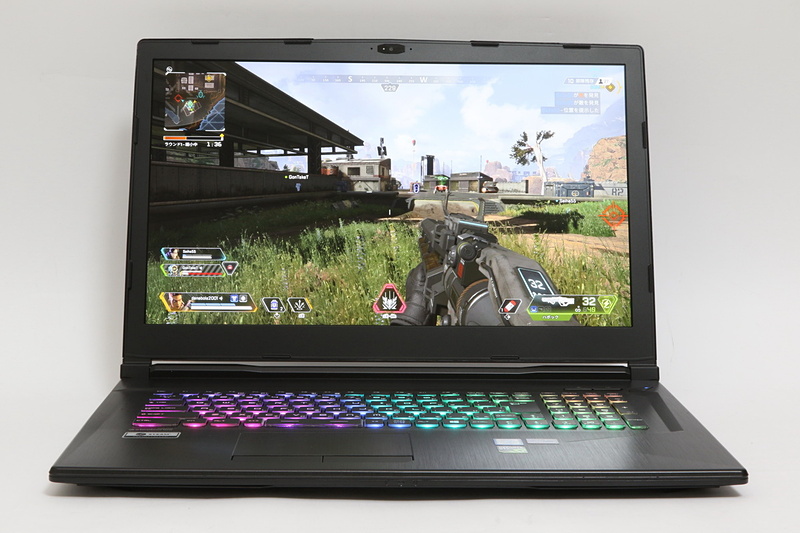 17インチのワイド液晶はとても広々としていて視認性がよい