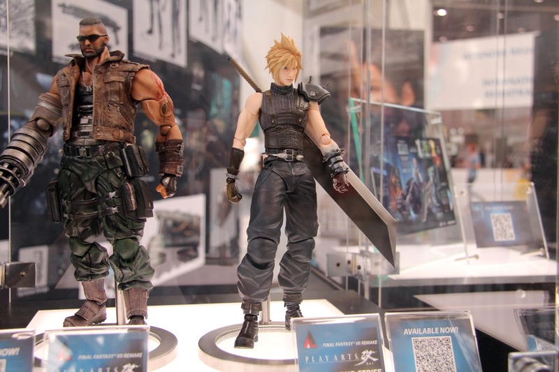 PLAY ARTS改のフィギュアが展示されていた