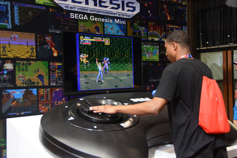 SEGA Genesis Mini」試遊台を出展！ 巨大パッドでグランドアッパー