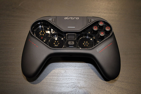 PS4コントローラーならコレ！ 超弩級のカスタマイズ性能にクラクラする