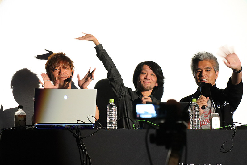 プロデューサー兼ディレクターの吉田直樹氏（左）、サウンドディレクターの祖堅正慶氏（中）、コミュニティチームの室内俊夫氏（右）