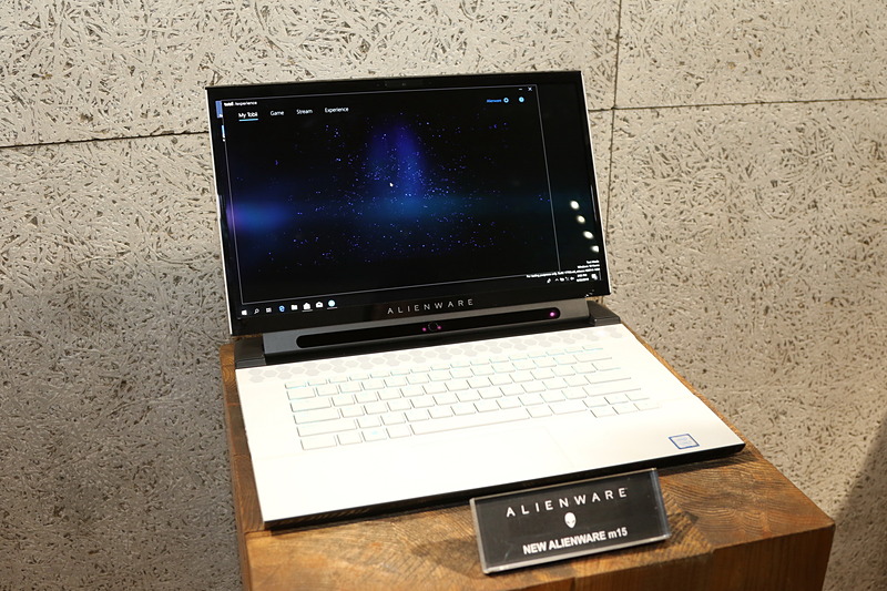 NEW ALIENWARE m15