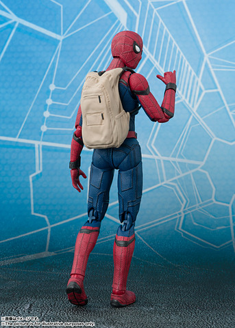スパイダーマン：ファー・フロム・ホーム」より定番スーツ姿