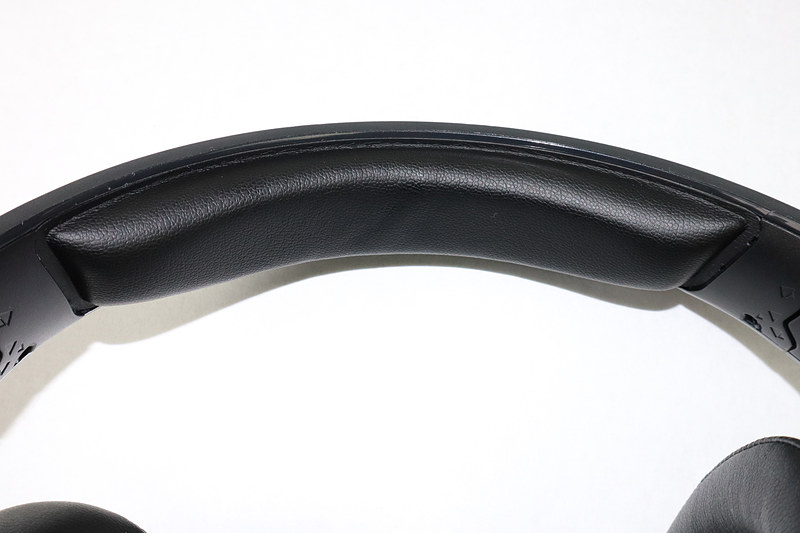 ヘッドバンド裏のクッション部分