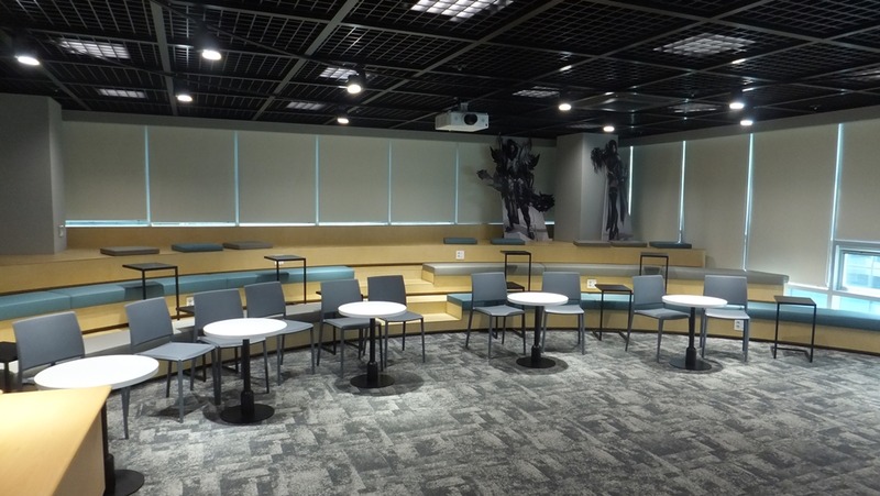 シアター。7月4日の調印式はここで行なわれた