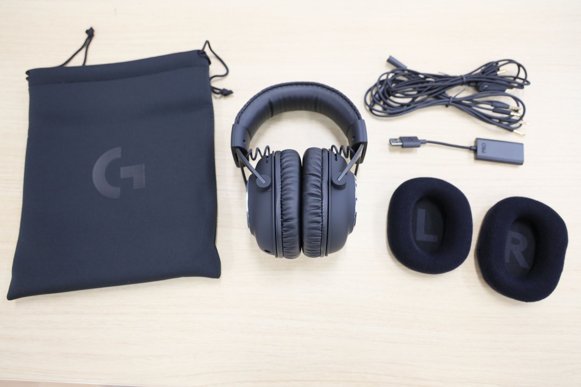 「PRO X Gaming Headset」同梱物一覧