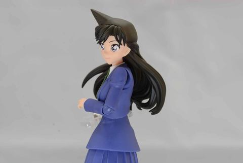 魂レビュー】「S.H.Figuarts 毛利 蘭」、かわいらしさとアクションを