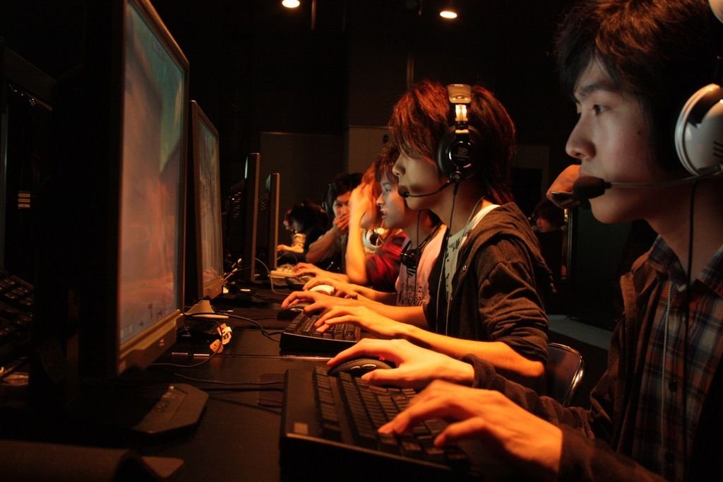 成がPCゲームフェスタで担当した「サドンアタック オフィシャルマスタートーナメント(SAOMT) シーズン3」（<a href="https://game.watch.impress.co.jp/docs/news/365524.html" class="n" target="_blank">参考記事</a>）