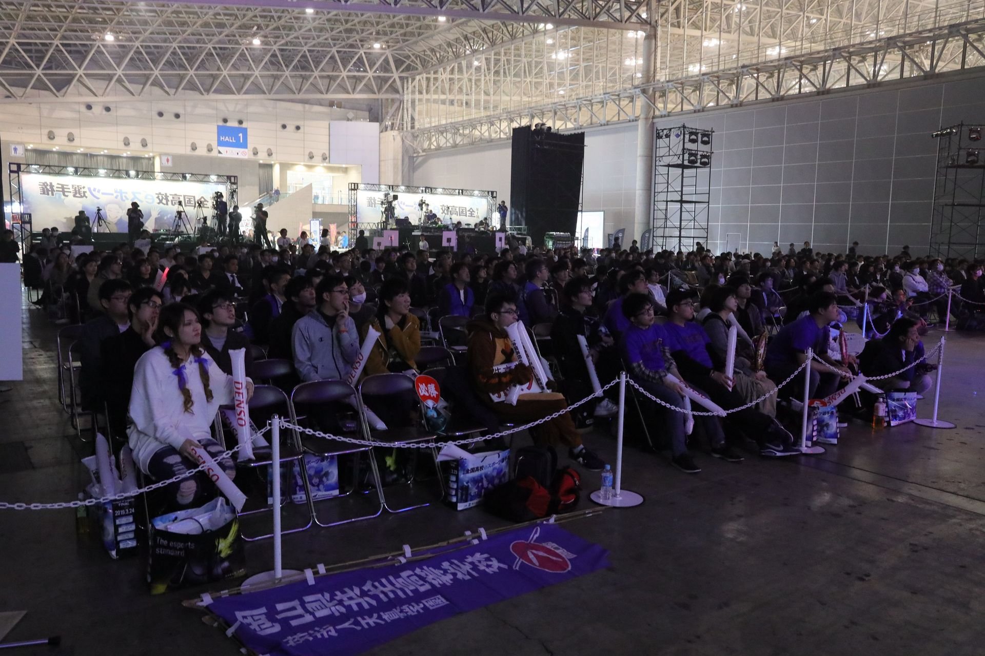 幕張メッセ1ホール丸々使って開催された「第1回 全国高校eスポーツ選手権」（<a href="https://game.watch.impress.co.jp/docs/news/1176422.html" class="n" target="_blank">参考記事</a>）