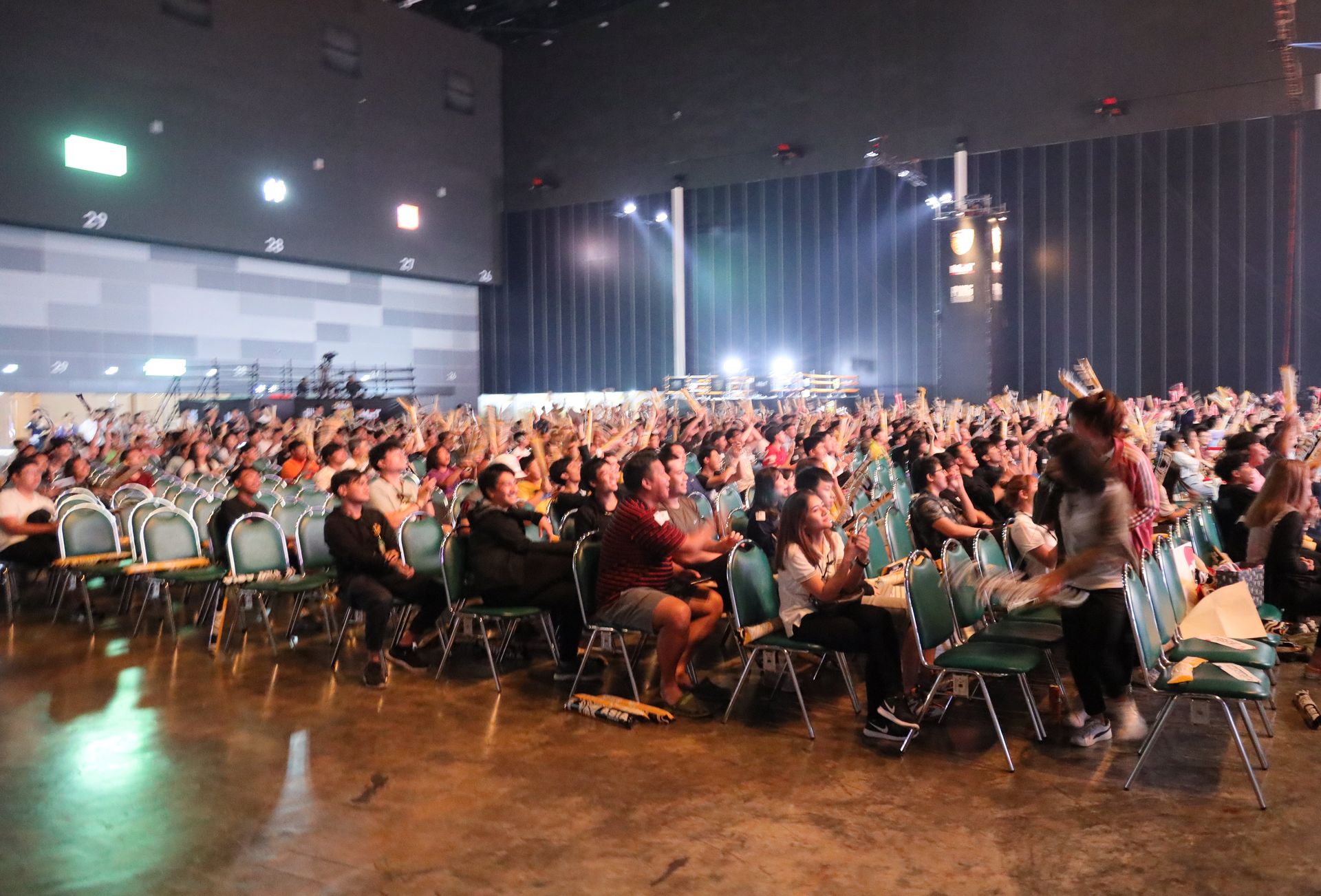 タイのチームかどうかに関係なく声援を送るタイの観客達。今後もタイのeスポーツは盛り上がっていきそうだ