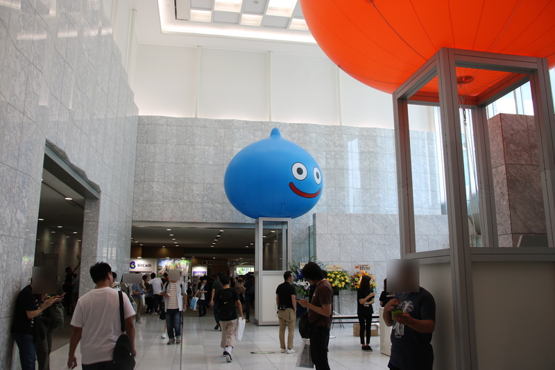 エントランスに設置されていた「スライム」