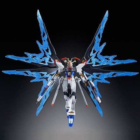 HGCE 1/144 ストライクフリーダムガンダム 光の翼DXエディション」12月