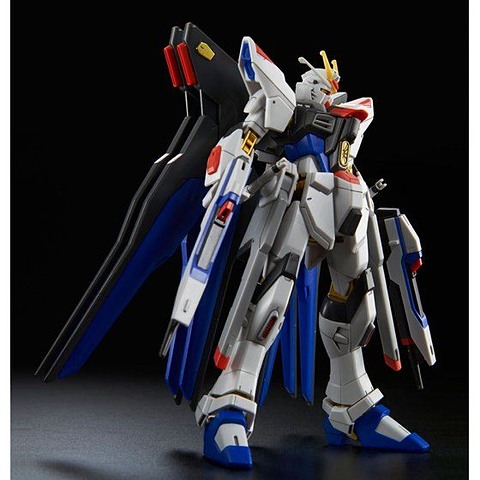 HGCE 1/144 ストライクフリーダムガンダム 光の翼DXエディション」12月