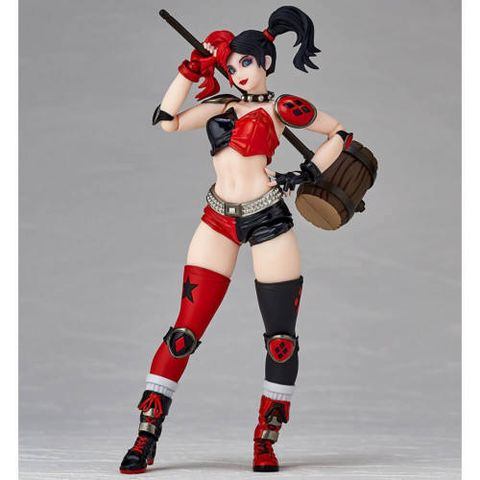 海洋堂からコミカルなポージングを再現できる「ハーレイ・クイン」の 