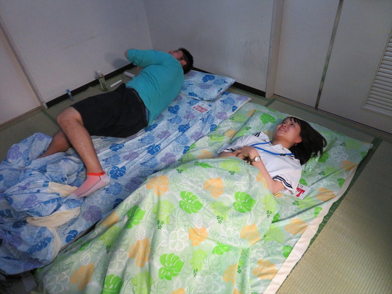 ラップを歌いながら相手と対戦したり、布団に仕込んだセンサーを寝返りで操作して遊ぶなど、学生たちの自由な発想から生まれたゲームが遊べる