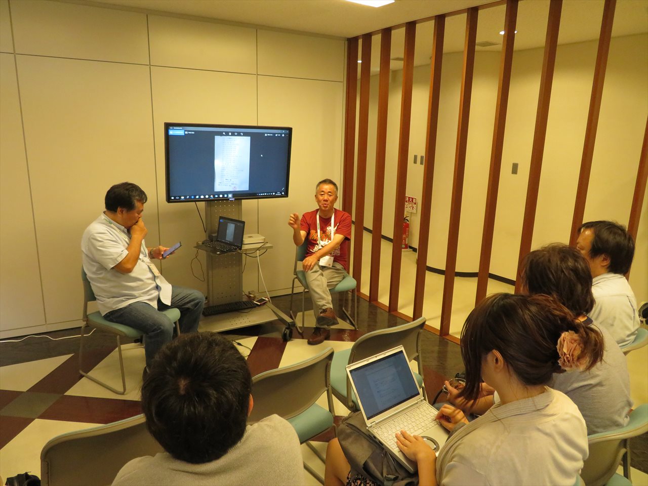 兵藤岳史氏と、岸本好弘氏による開発者トークイベントも実施。両氏は参加者からの質問にも気さくに応じ、実に和気あいあいとしたトークを1時間も続ける大サービスぶり。なお、トークイベントは10日にも開催される予定だ