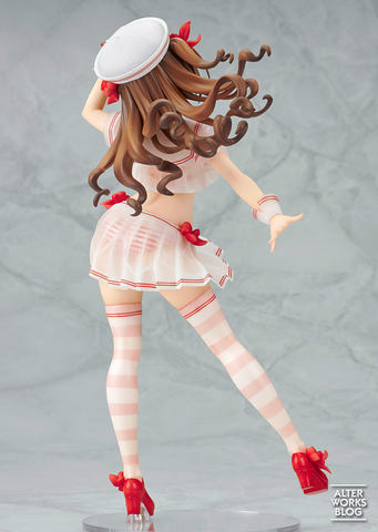 うっすら透けてみえる縞模様“ほぼ水着”の「島村卯月」のフィギュアが