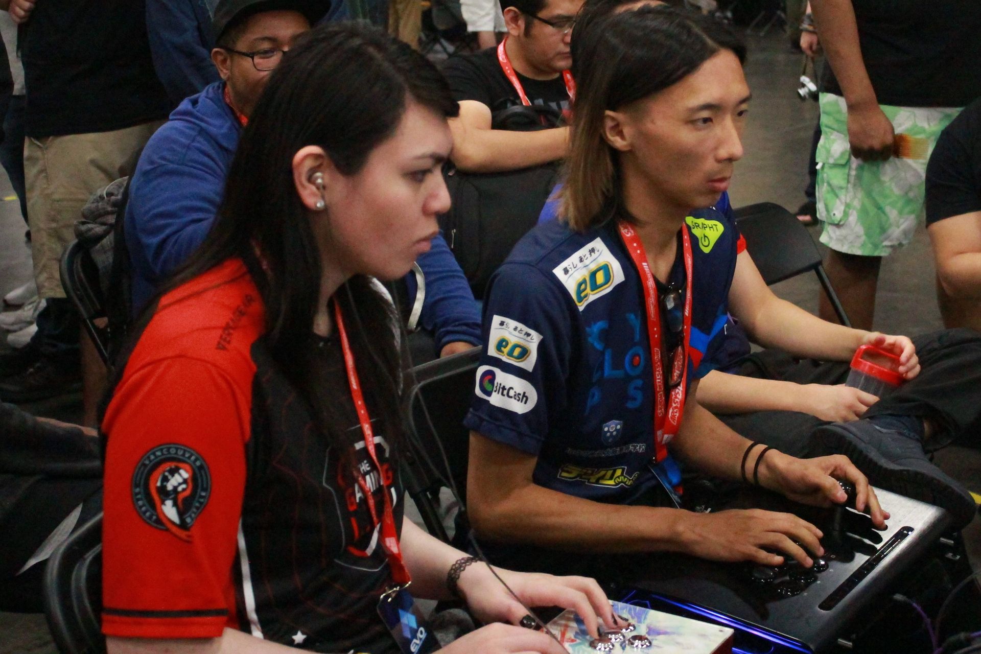 CeroBlast選手（写真左）とどぐら選手（写真右）