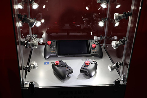 Nintendo Switchの携帯モードをマシマシにするコントローラー「携帯