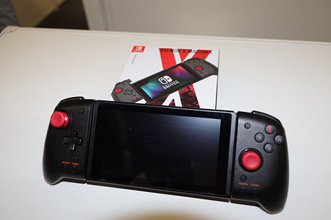 Nintendo Switchの携帯モードをマシマシにするコントローラー「携帯
