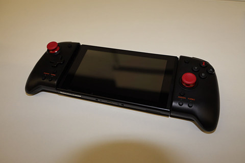 Nintendo Switchの携帯モードをマシマシにするコントローラー「携帯