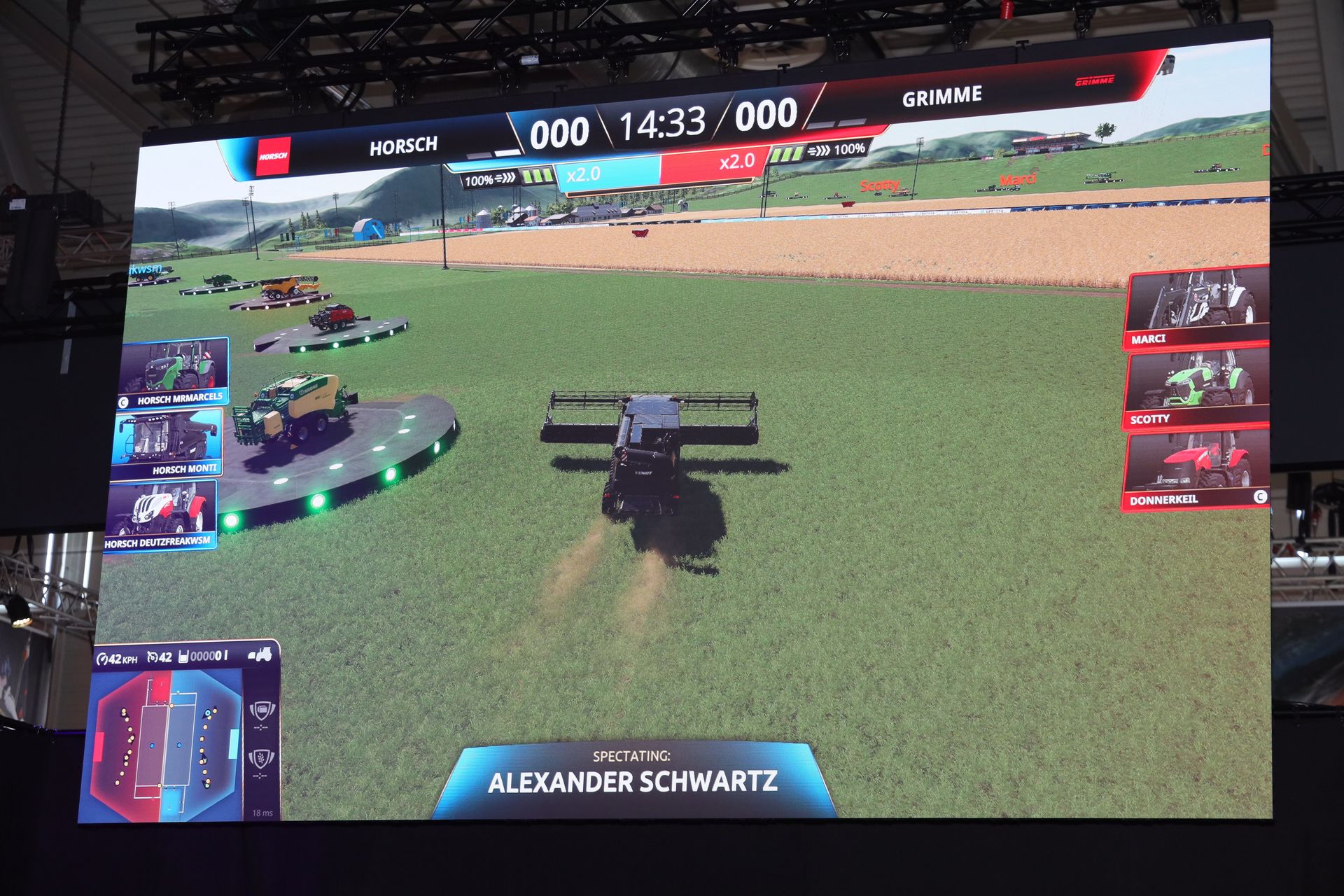 いざ試合スタート。どの機械で何をするか、いきなり無限の選択肢が与えられる