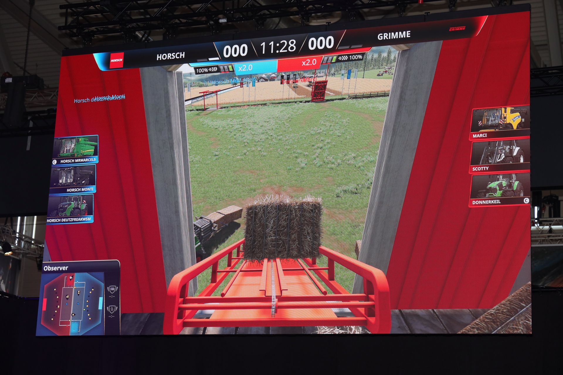 角ベールの格納シーンを見守る、ただそれだけのビュー。スコアが加算されると盛り上がる