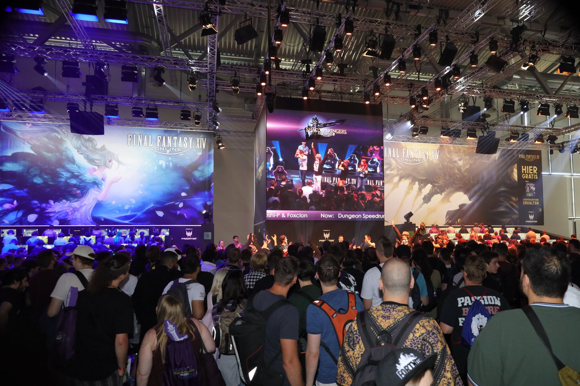 レベル80向けダンジョン「創造機関アナイダアカデミア」に室内氏らと共に挑む吉田氏。愛用のキーパッド「G13」でプレイしているのがわかる