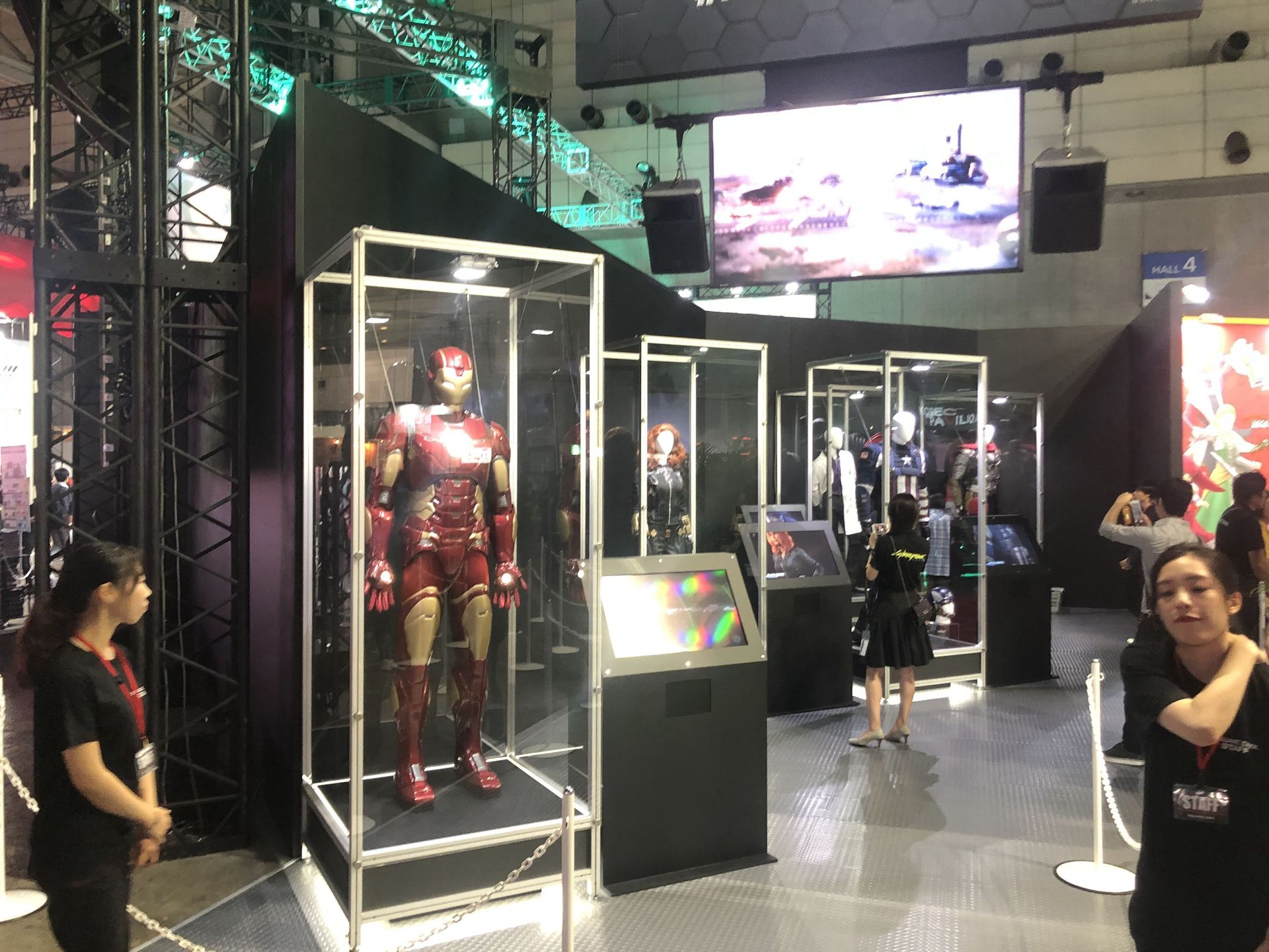 まずはE3で気になっていたスクエニのタイトル「FINAL FANTASY VII REMAKE」と「アベンジャーズ」をチェック。TGSでも存在感も大きかった