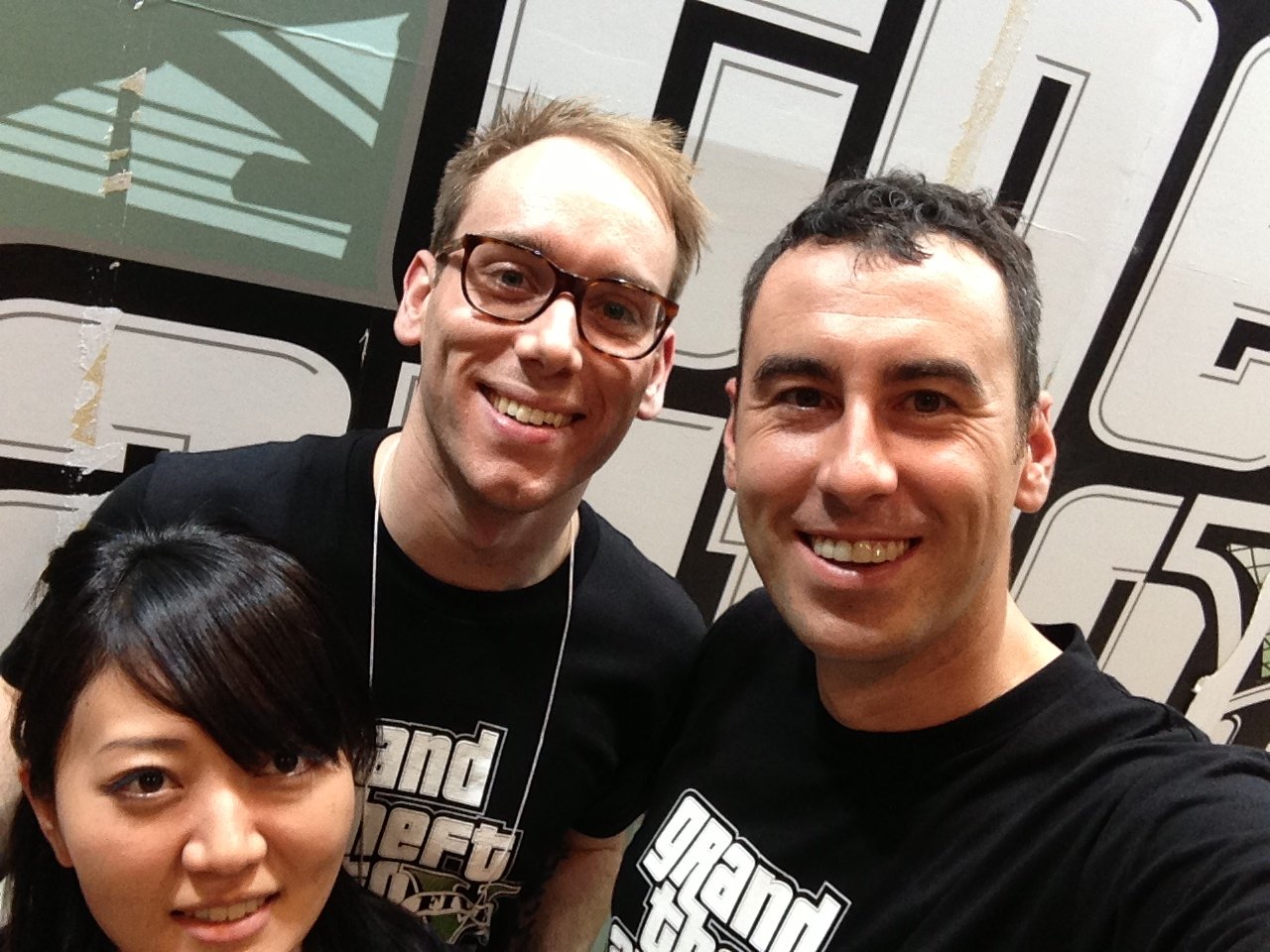 これは2013年の「GTAV」のブース写真だ。当時のロックスター社員そして...GTAのファンZEEBRAかなぁ