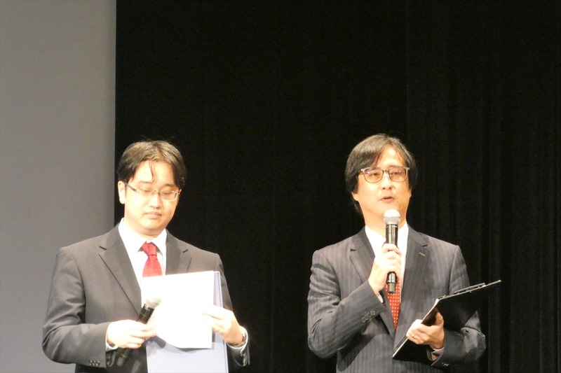 ブシロード「Reバース」開発責任者の浅野敬一郎氏（左）、遊宝洞代表取締役社長の中村聡氏（右）