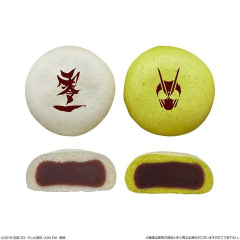 仮面ライダー ゼロワン」、墨彩画風イラストの掛け軸と饅頭がセットに