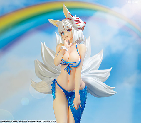 豊満ボディに魅惑の視線……。あみあみ、「アズールレーン」より