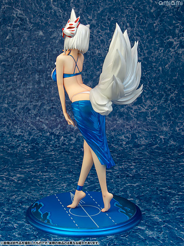 豊満ボディに魅惑の視線……。あみあみ、「アズールレーン」より